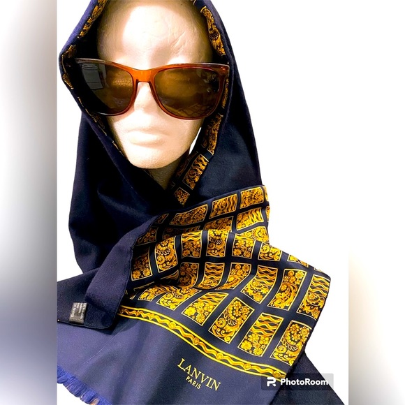 🇮🇹LANVIN~Authentic Cashmere/Silk Royal & Navy Blue Scarf Logo/Front
Unisex!!! - Picture 3 of 10